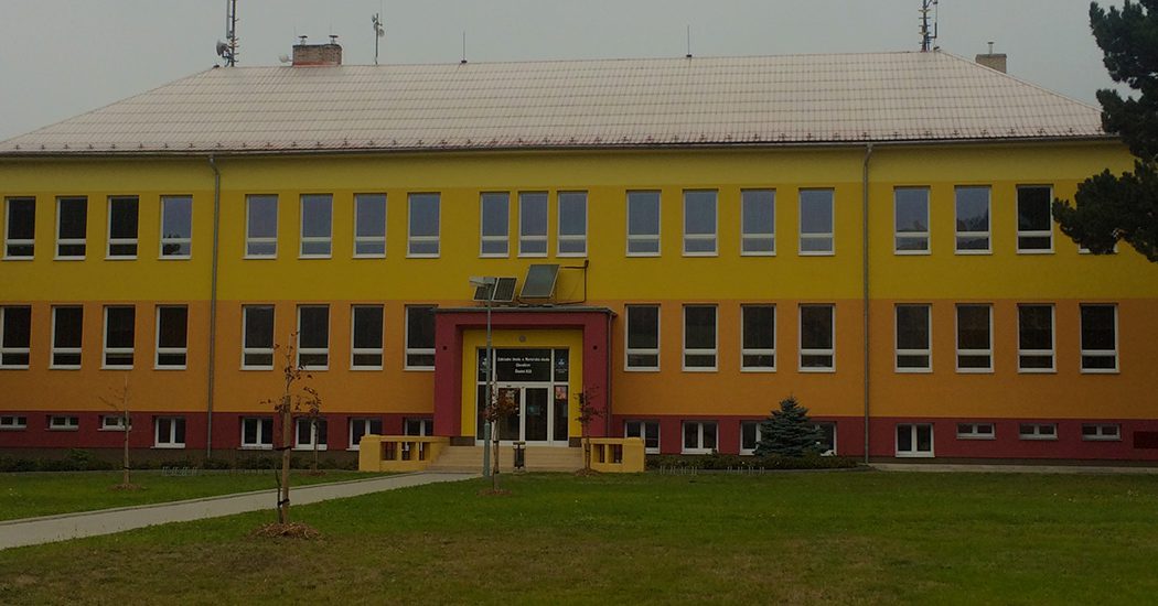 Areál školy